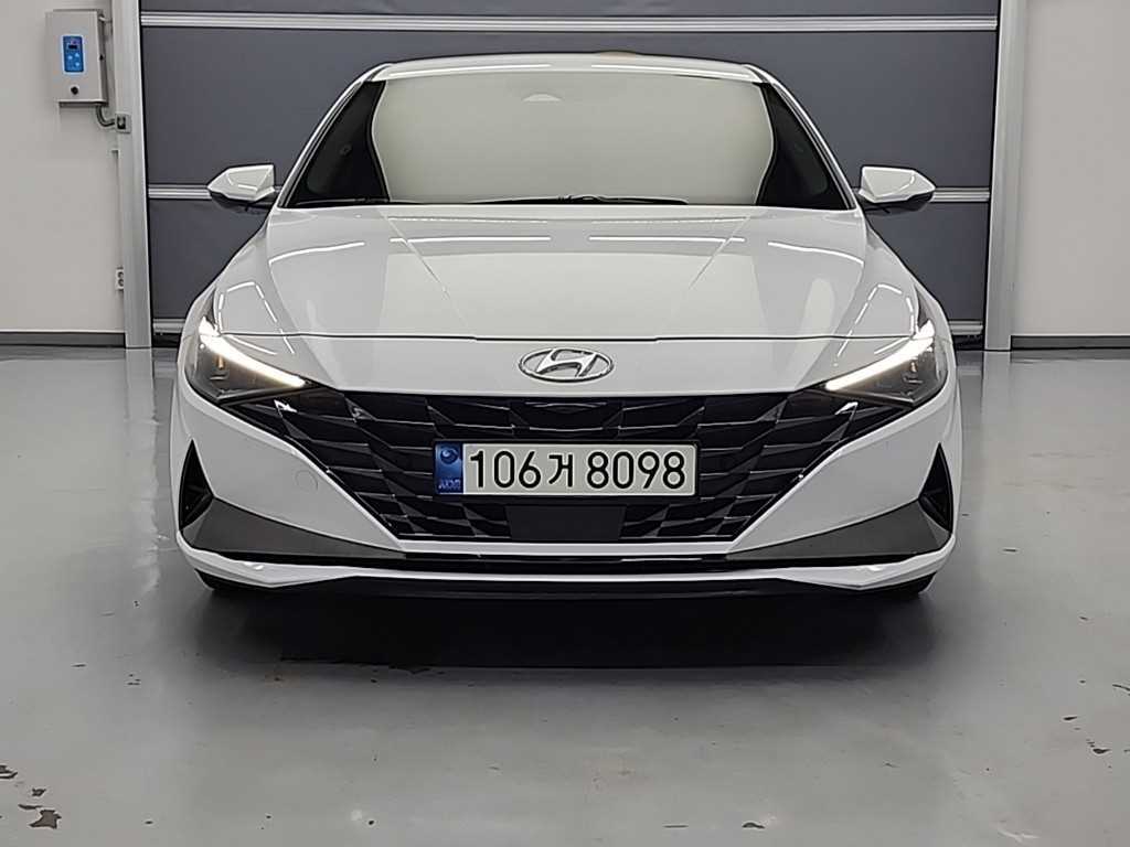 HYUNDAI Avante - Vista 2