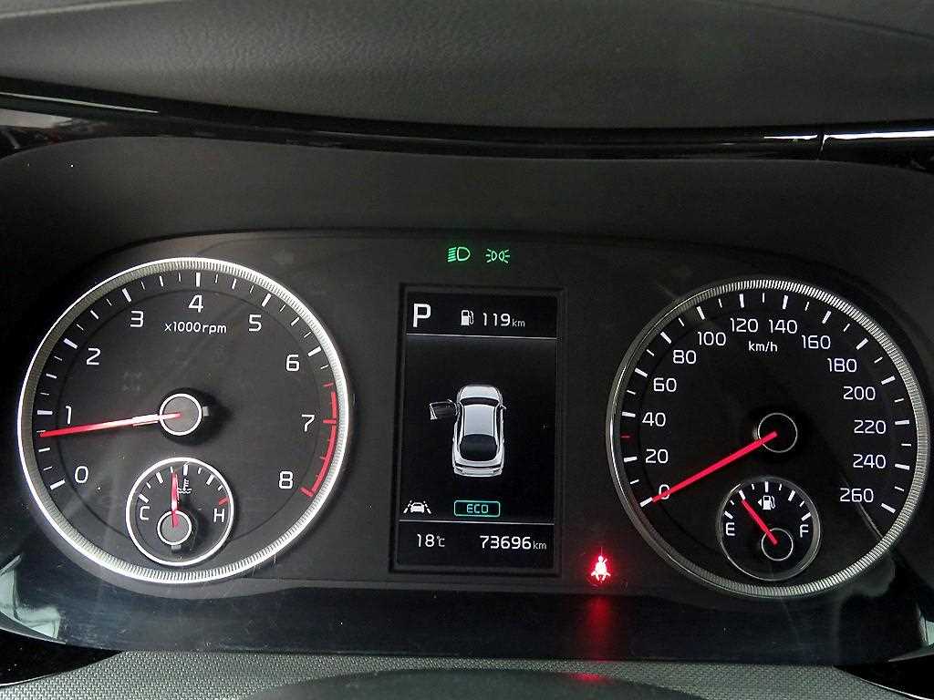 KIA K5 - Vista 10
