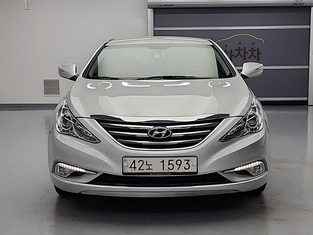 HYUNDAI Sonata - Vista 2