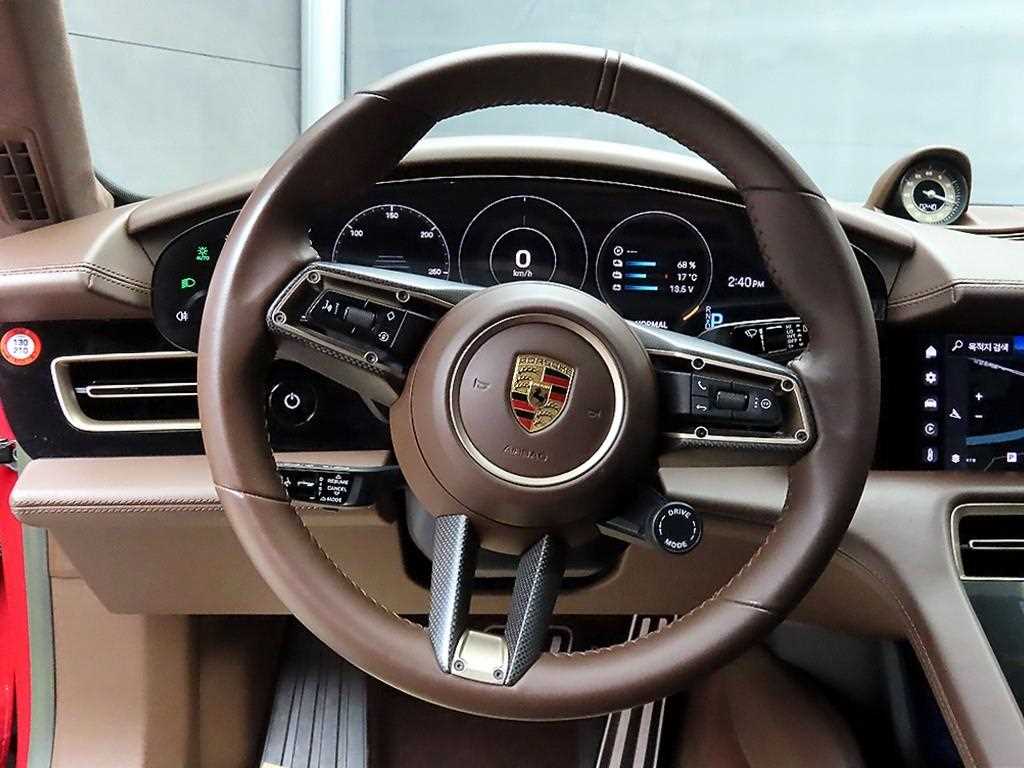 Porsche Taycan - Vista 9