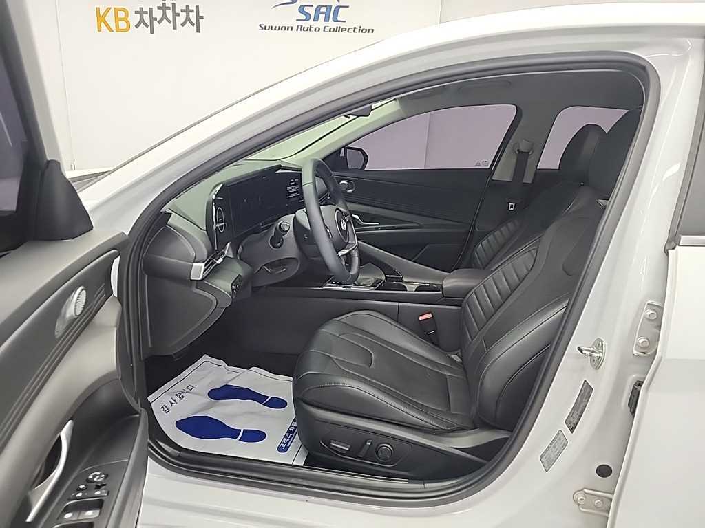 HYUNDAI Avante - Vista 11