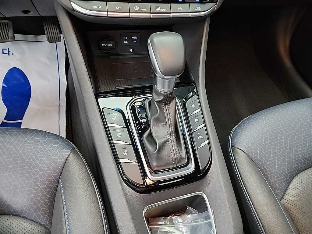HYUNDAI Ioniq - Vista 8