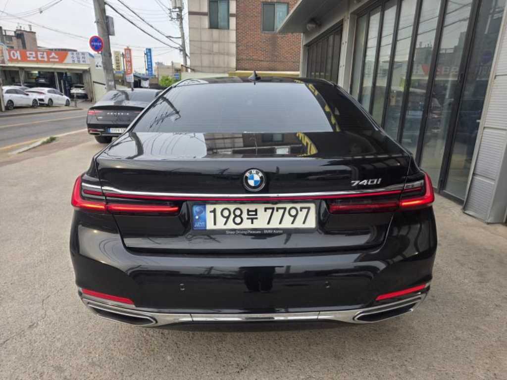 BMW 7 Series - Vista 4