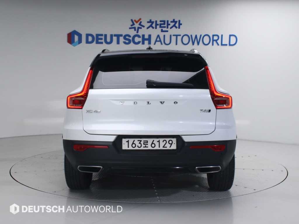 Volvo XC40 - Vista 4