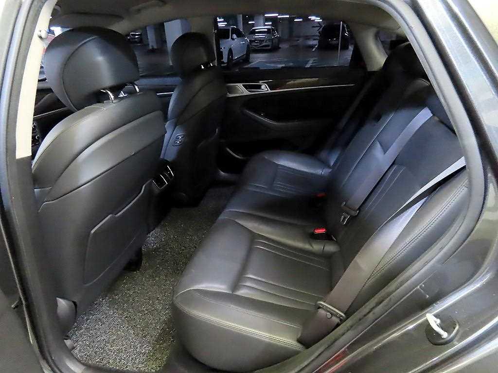 Genesis G80 - Vista 7