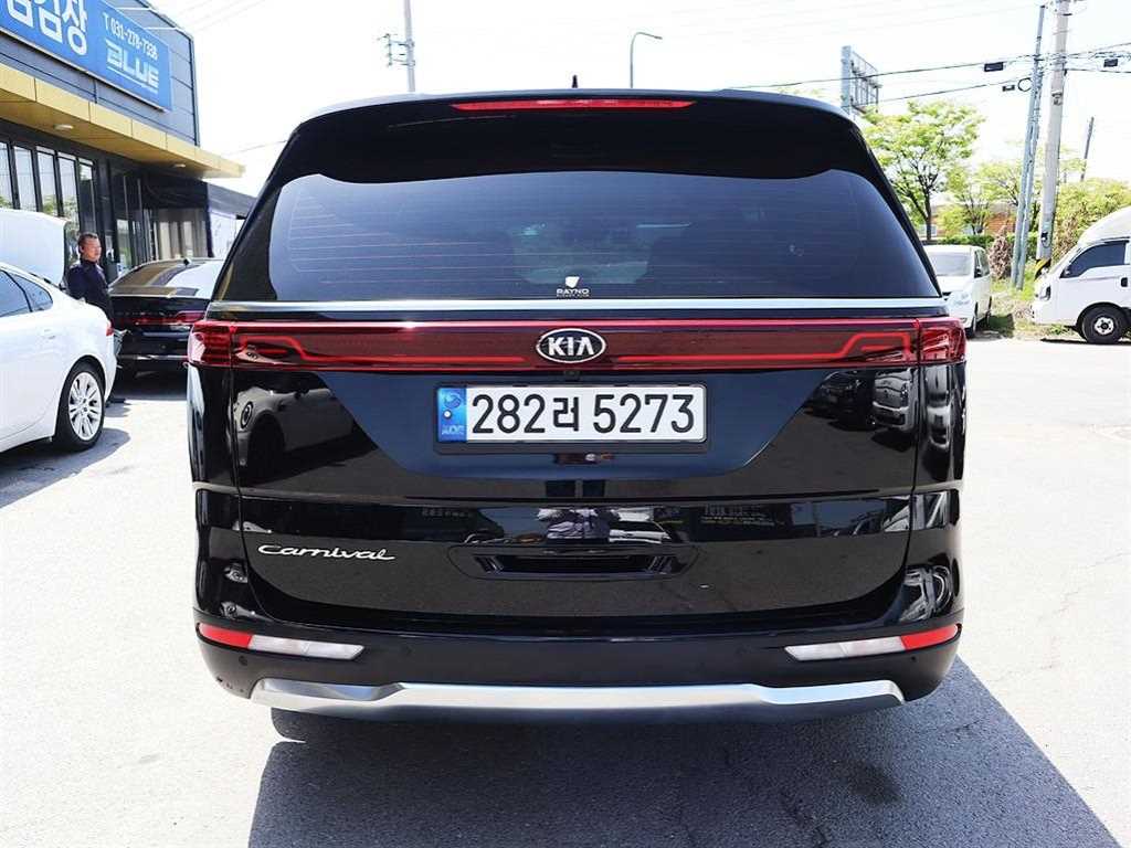 KIA Carnival - Vista 4