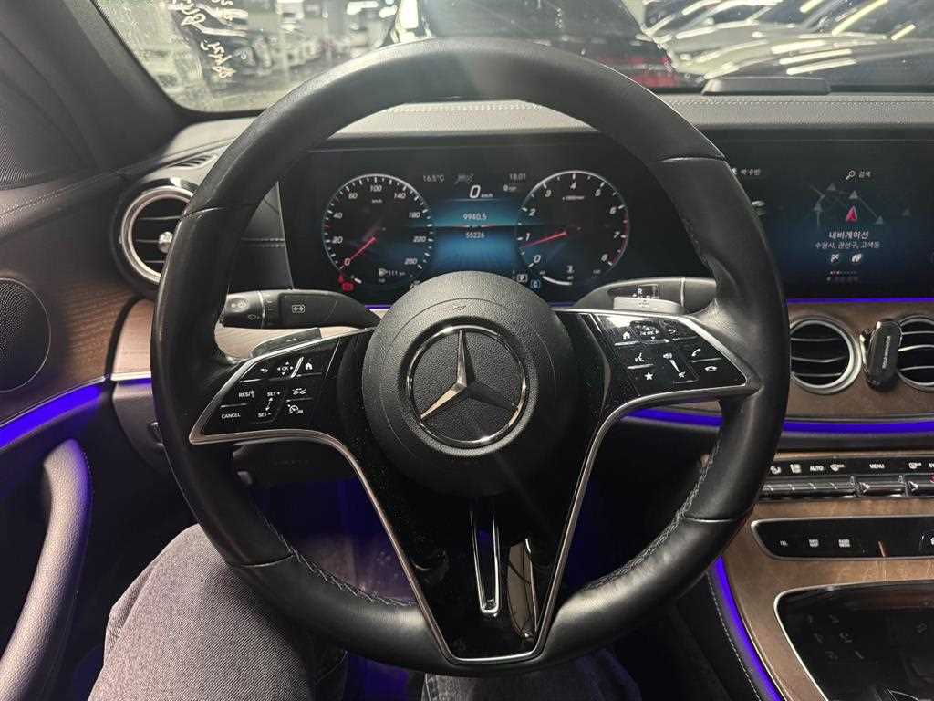 Mercedes Benz E class - Vista 7