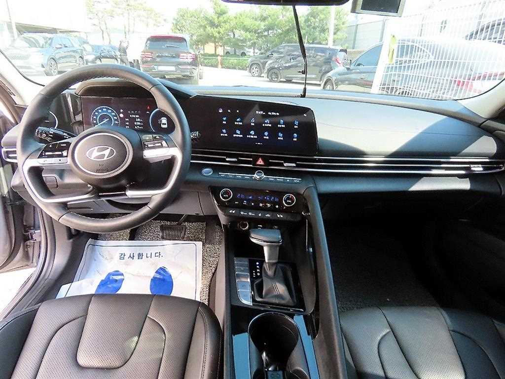 HYUNDAI Avante - Vista 7