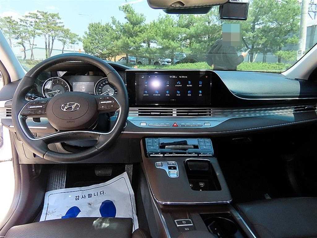 HYUNDAI Grandeur - Vista 7