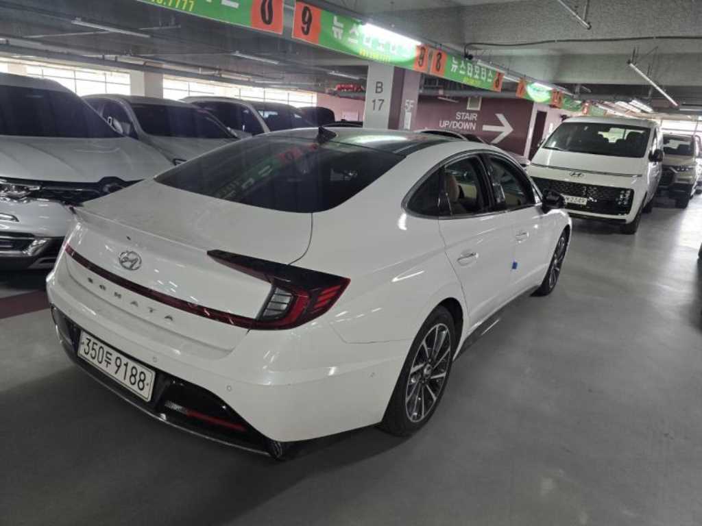 HYUNDAI Sonata - Vista 7