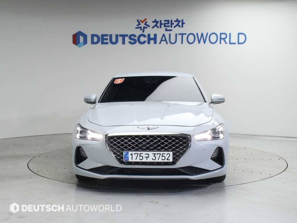 Genesis G70 - Vista 3