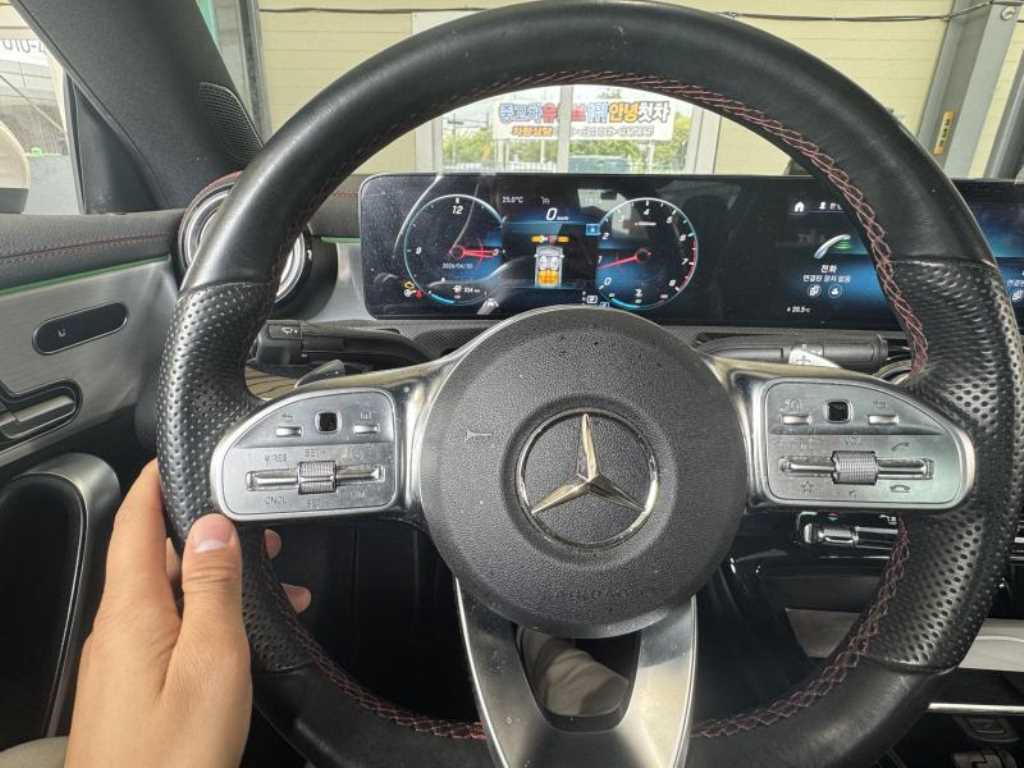 Mercedes Benz CLA Class - Vista 4
