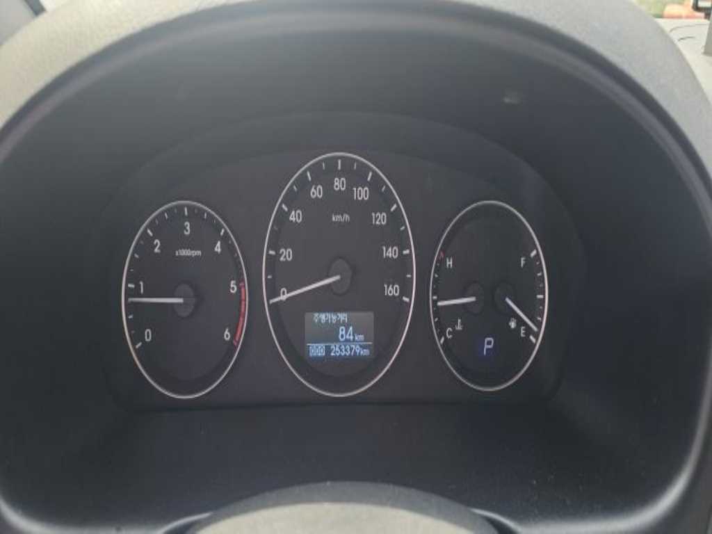 HYUNDAI Starex - Vista 11