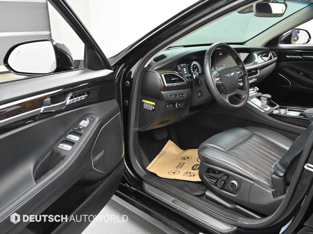 Genesis G90 - Vista 11