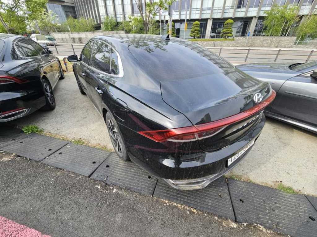 HYUNDAI Grandeur - Vista 5