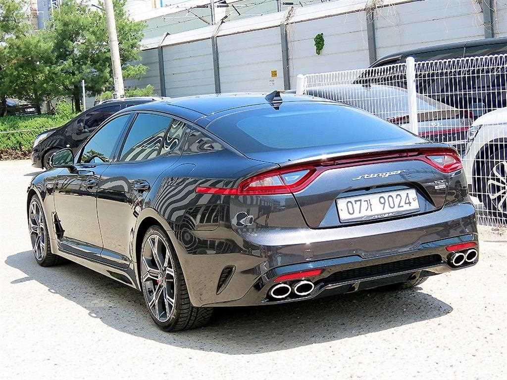 KIA Stinger - Vista 3