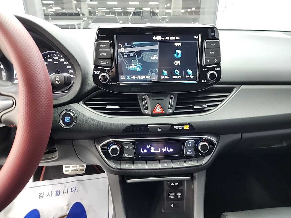 HYUNDAI i30 - Vista 10