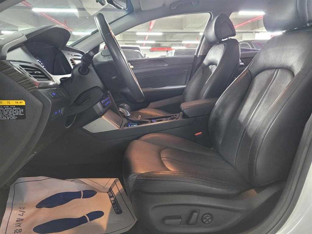 HYUNDAI Sonata - Vista 6