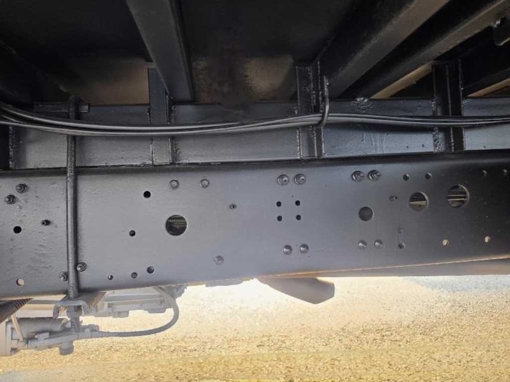 medium and large cargo truck - Vista 10