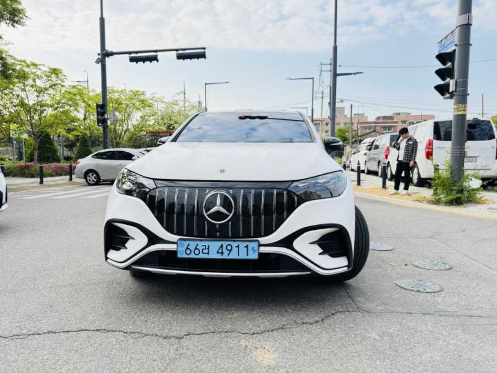 Mercedes Benz EQE - Vista 12