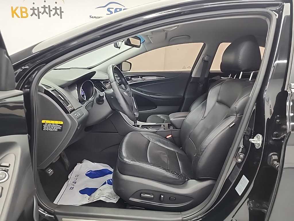 HYUNDAI Sonata - Vista 11