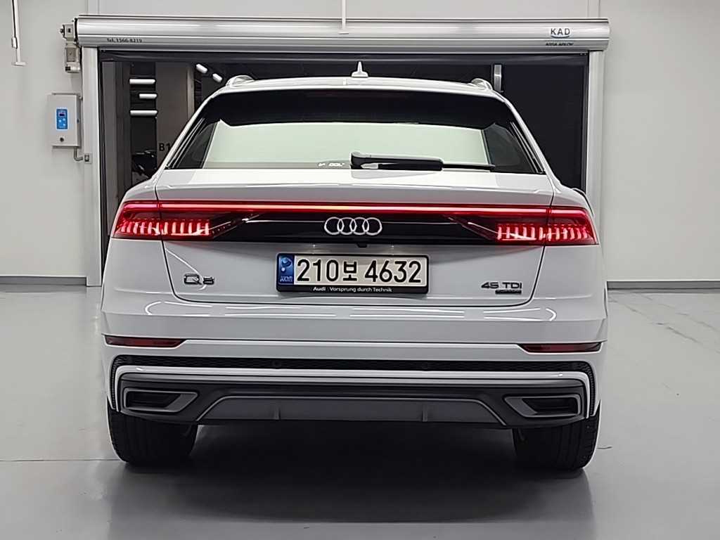 Audi Q8 - Vista 3
