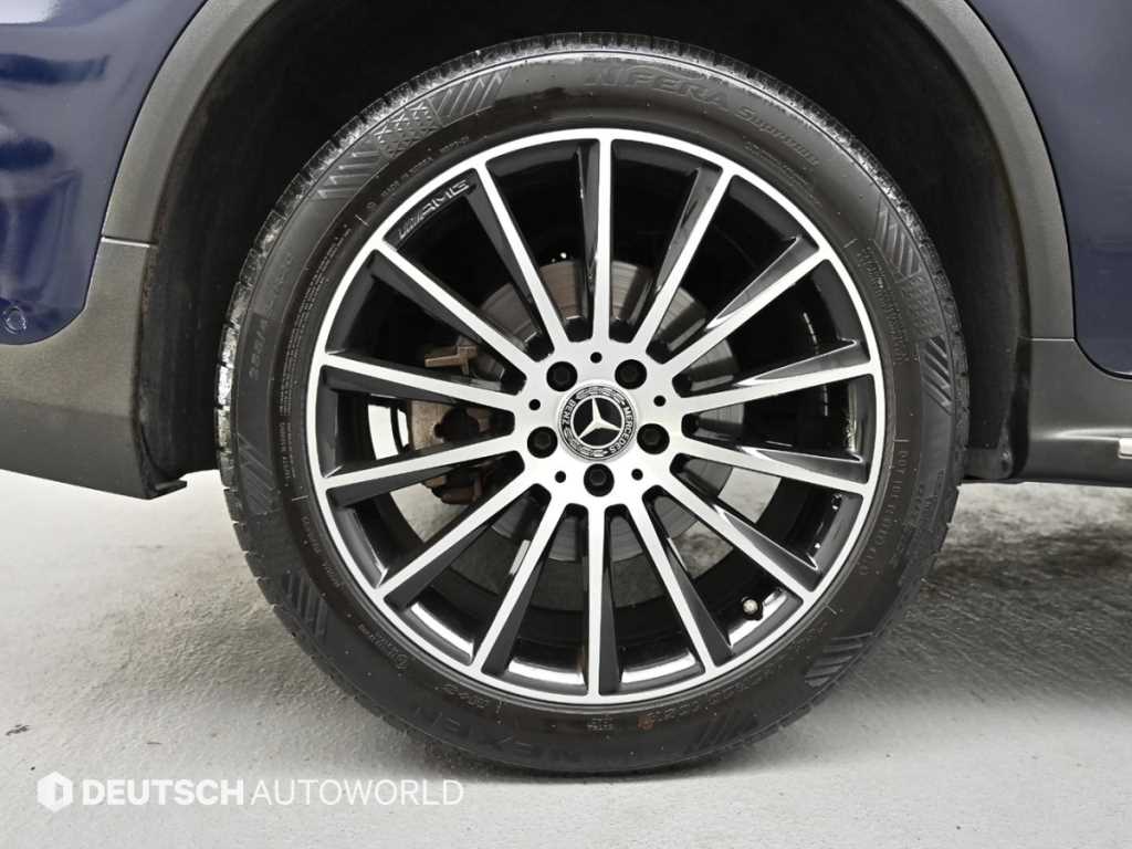 Mercedes Benz GLC Class - Vista 5