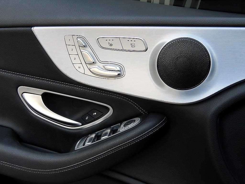 Mercedes Benz C Class 2017 Negro - Importación desde Corea - HF Imports Iquique - Foto 13