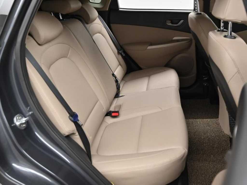 HYUNDAI Kona - Vista 12