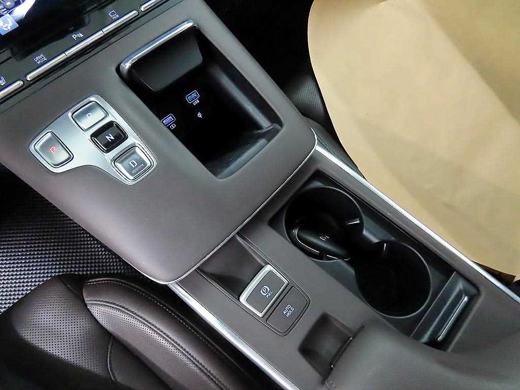 HYUNDAI Grandeur - Vista 10