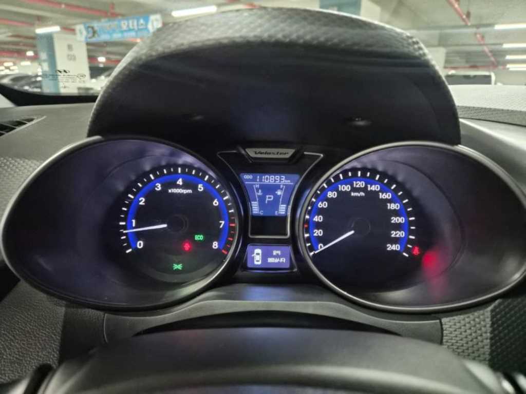 HYUNDAI Veloster - Vista 6