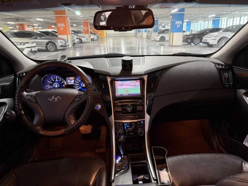 HYUNDAI Sonata - Vista 5