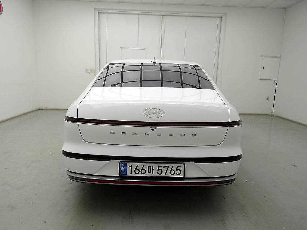 HYUNDAI Grandeur - Vista 3