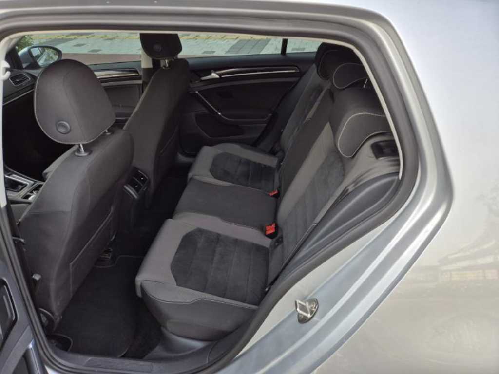Volkswagen Golf - Vista 12