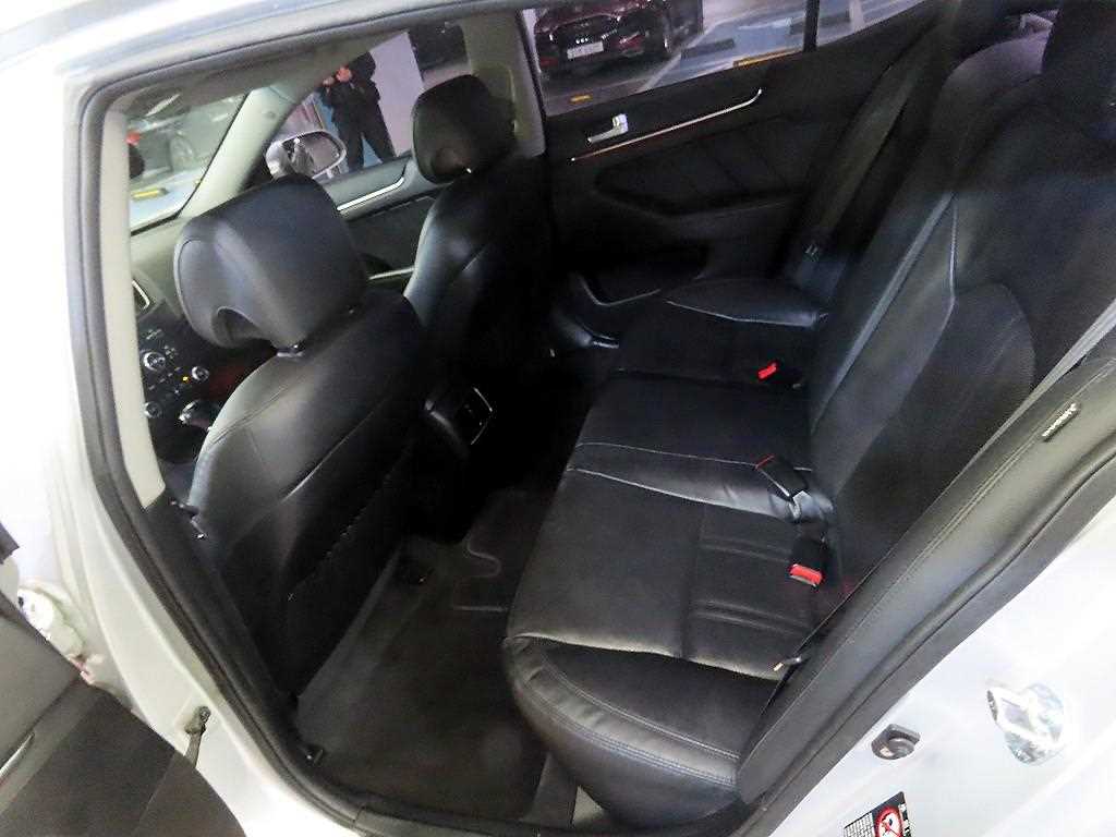 KIA K7 - Vista 6