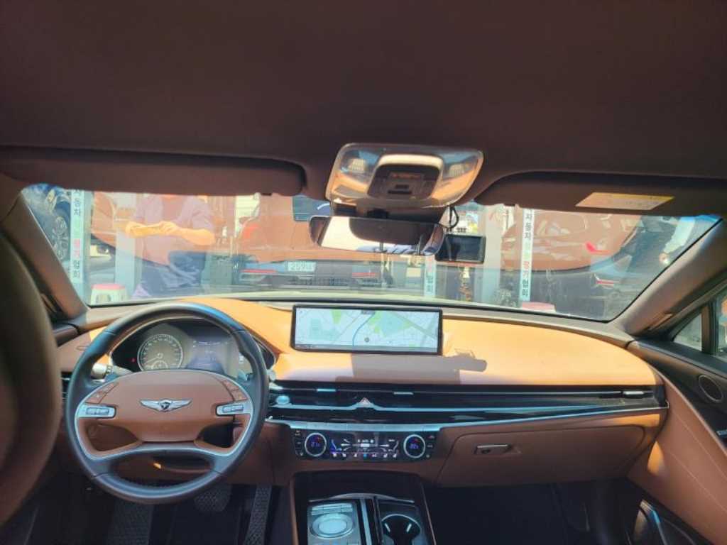 Genesis G80 - Vista 10
