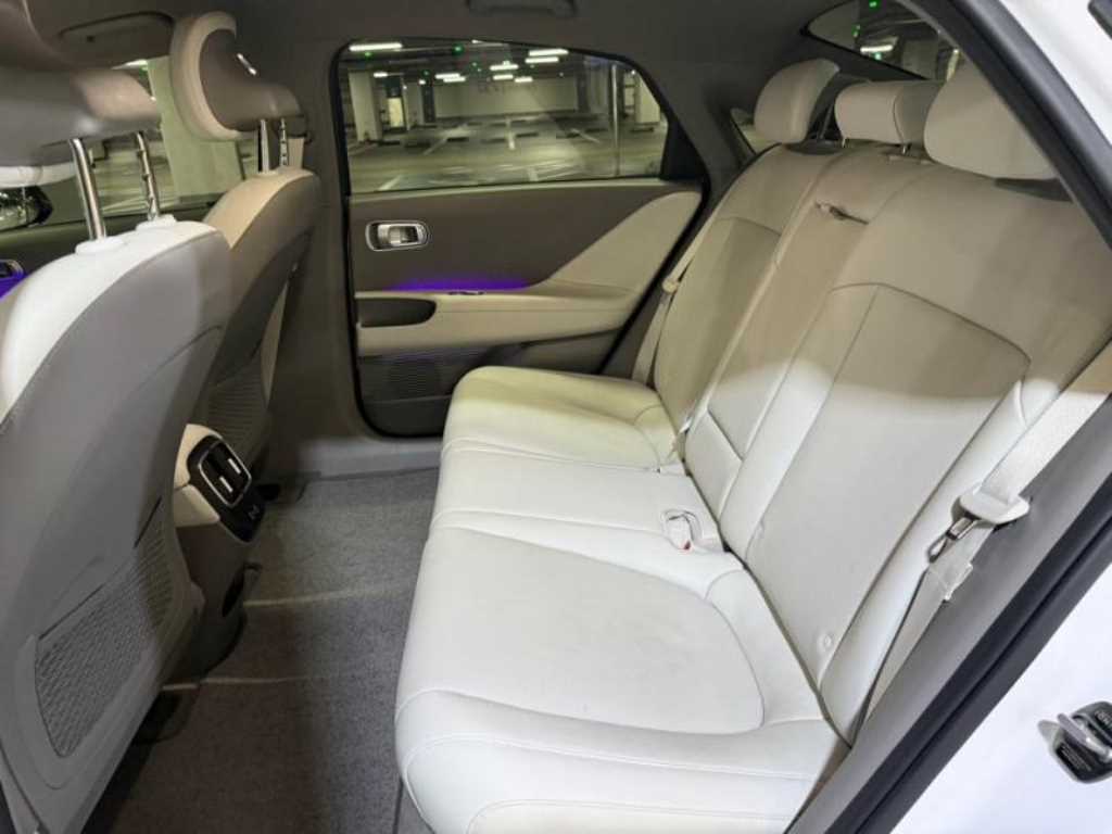HYUNDAI Ioniq 6 - Vista 7