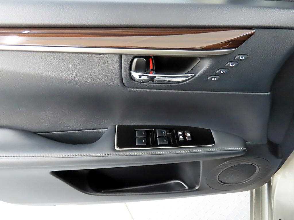 Lexus ES - Vista 11