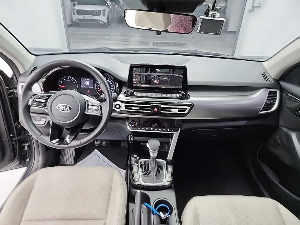 KIA Seltos - Vista 7