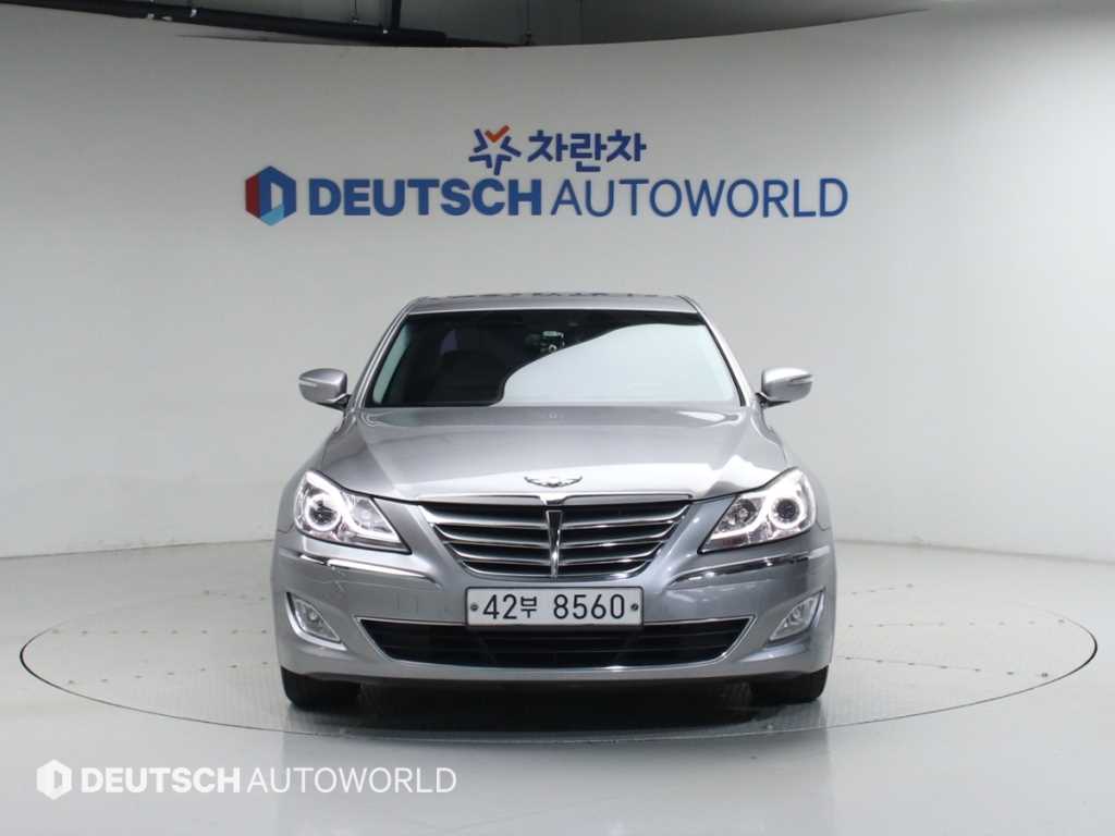 HYUNDAI Genesis - Vista 3
