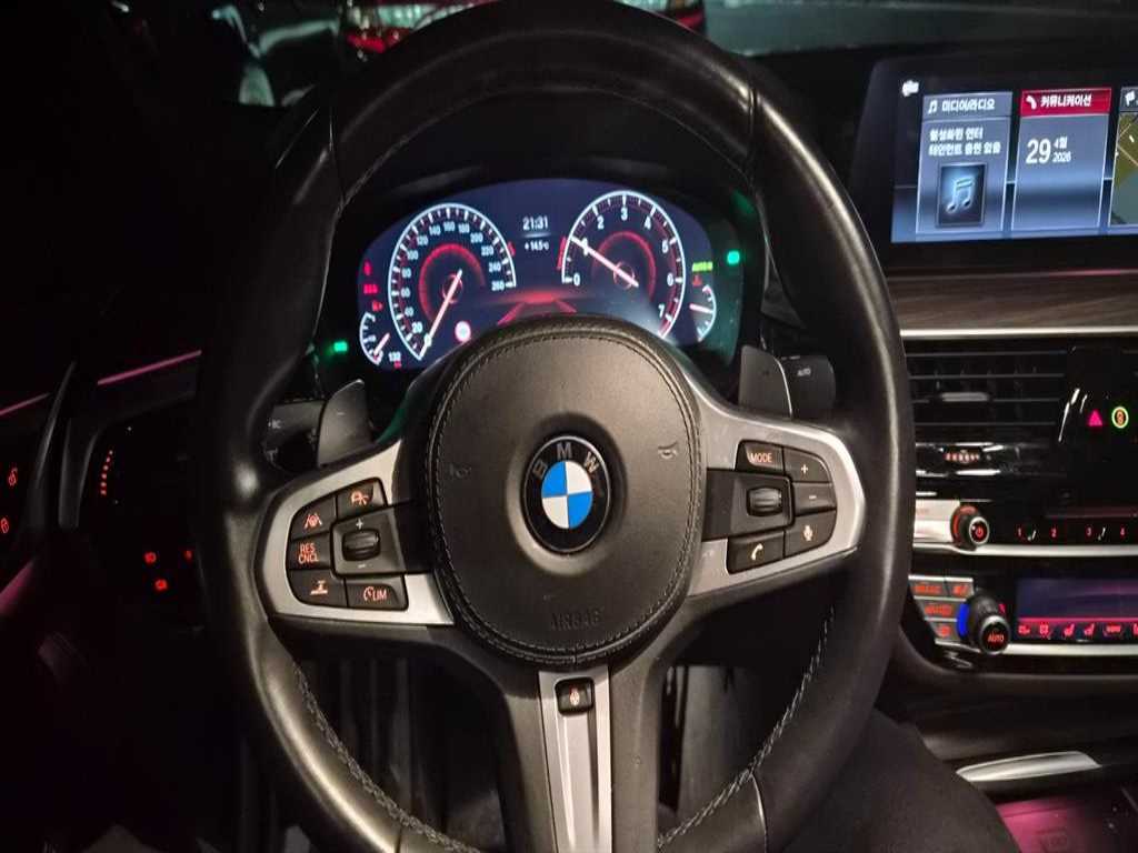 BMW 5 Series - Vista 5