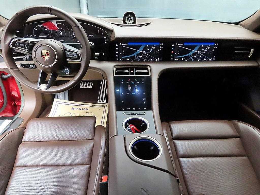 Porsche Taycan - Vista 7