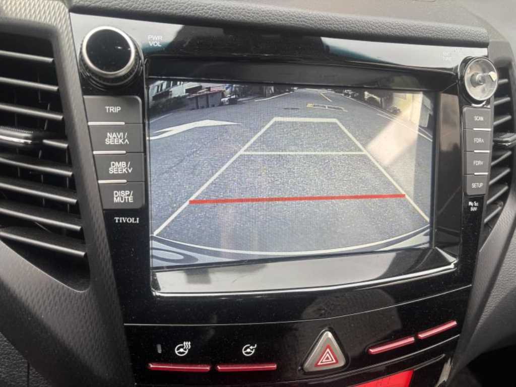 Ssangyong Tivoli - Vista 8