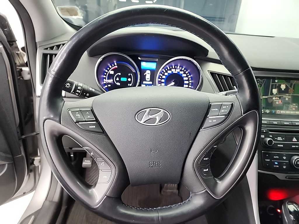 HYUNDAI Sonata - Vista 9