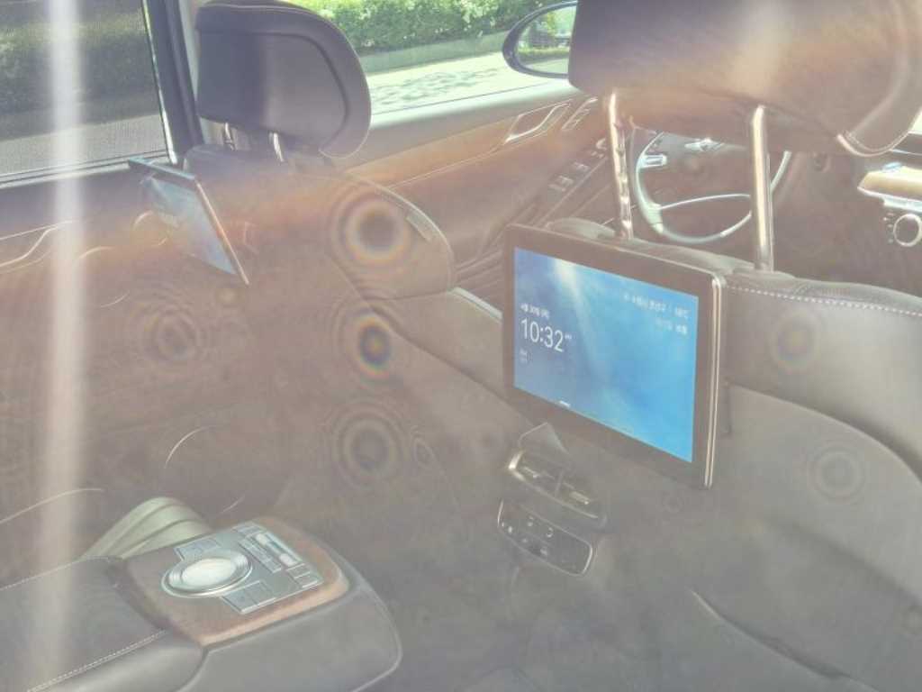 Genesis G80 - Vista 8