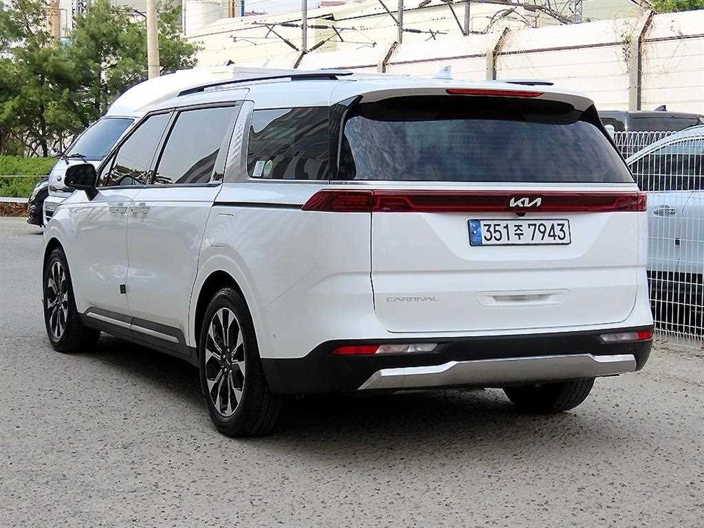 KIA Carnival - Vista 3