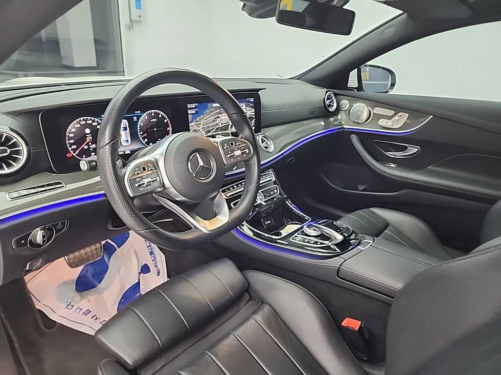 Mercedes Benz E class - Vista 7