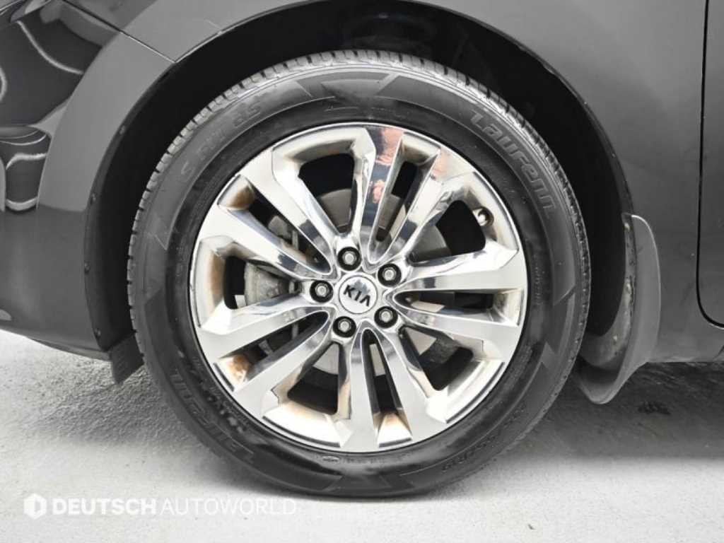 KIA Carnival - Vista 5