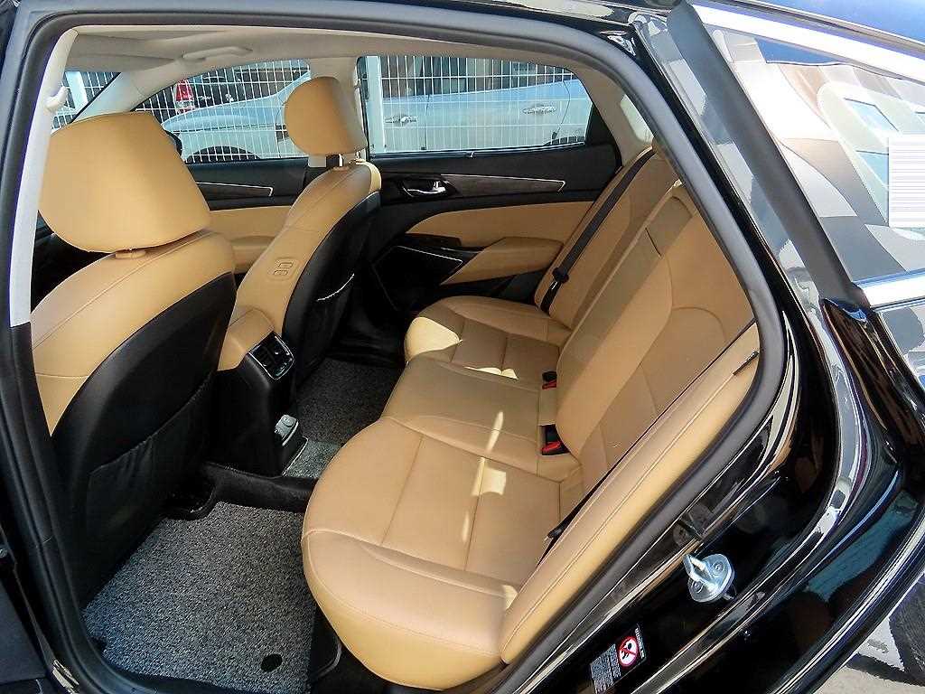 KIA K7 - Vista 6