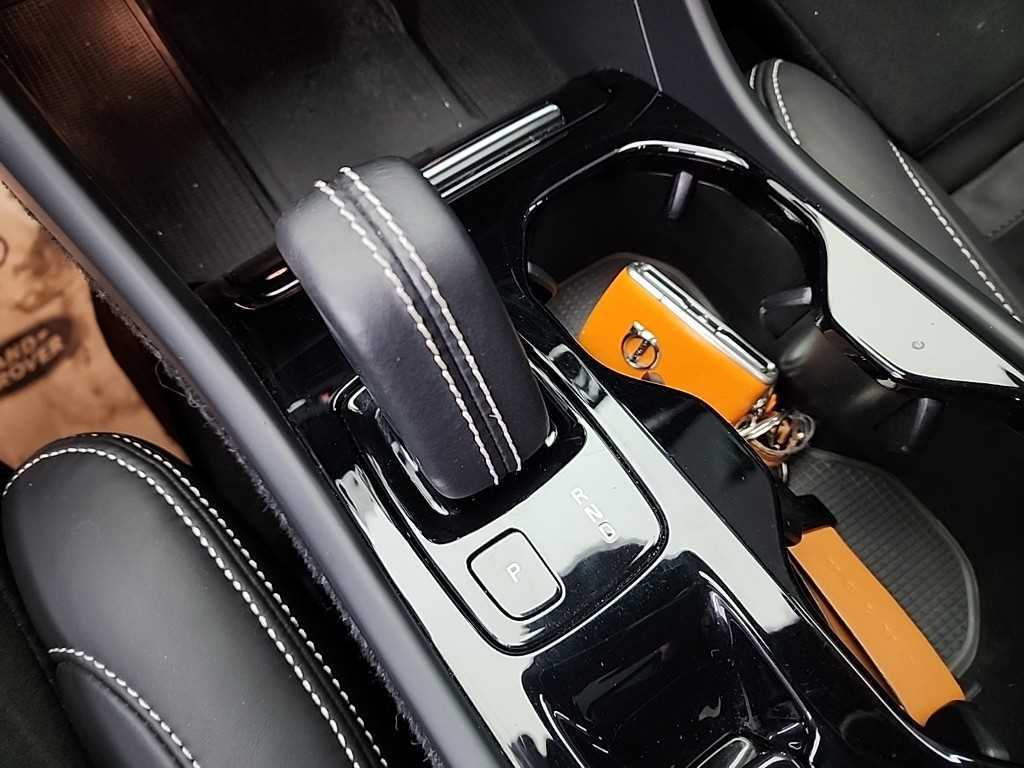 Volvo XC40 - Vista 8